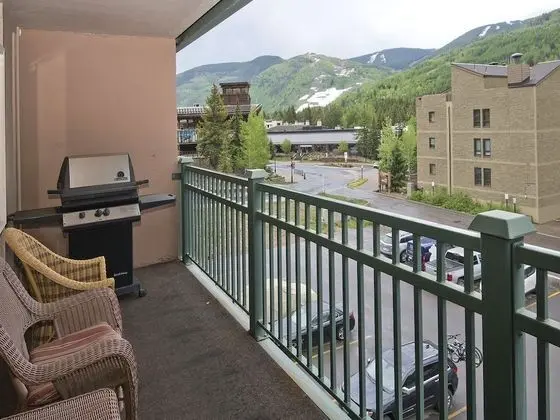 Ev