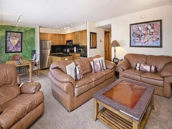 Daire (Vantage Point Condo 303)