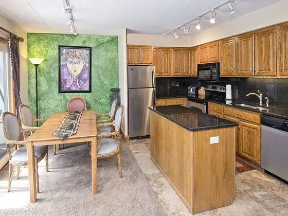 Daire (Vantage Point Condo 303)