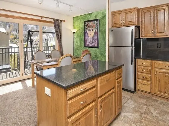 Daire (Vantage Point Condo 303)