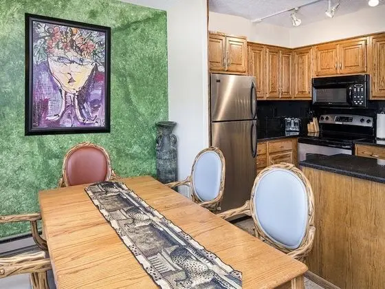 Daire (Vantage Point Condo 303)