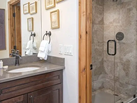 Daire (Vantage Point Condo 303)
