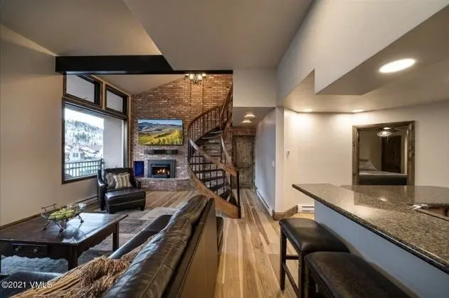 Daire (Vantage Point Condo 502)