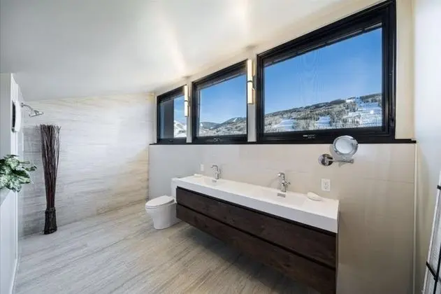 Daire (Vantage Point Condo 502)