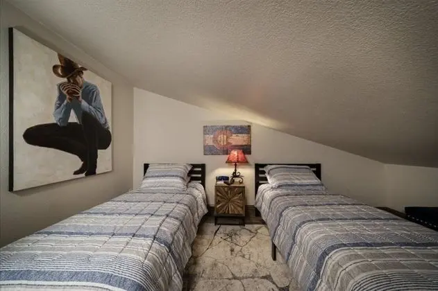Daire (Vantage Point Condo 502)