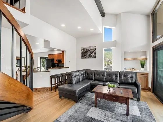 Daire (Vantage Point Condo 502)