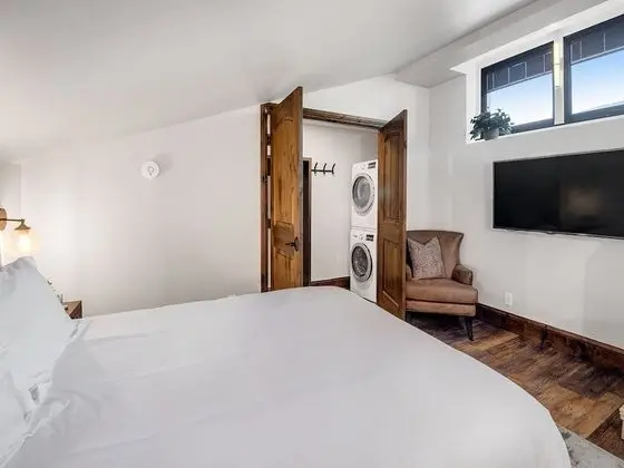 Daire (Vantage Point Condo 502)