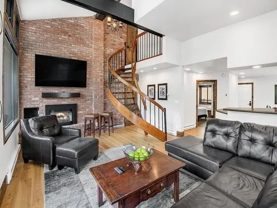 Daire (Vantage Point Condo 502)