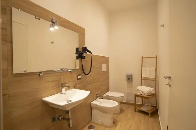 Tek Büyük veya İki Ayrı Yataklı Oda (Fontana)