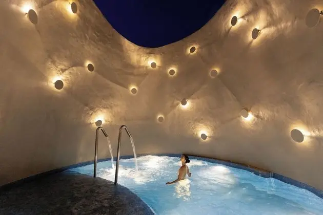 Özel spa küveti