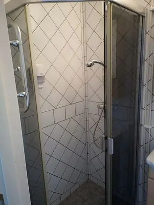 Basic Tek Büyük Yataklı Oda