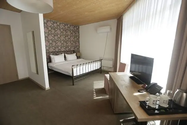 Deluxe Tek Büyük Yataklı Oda