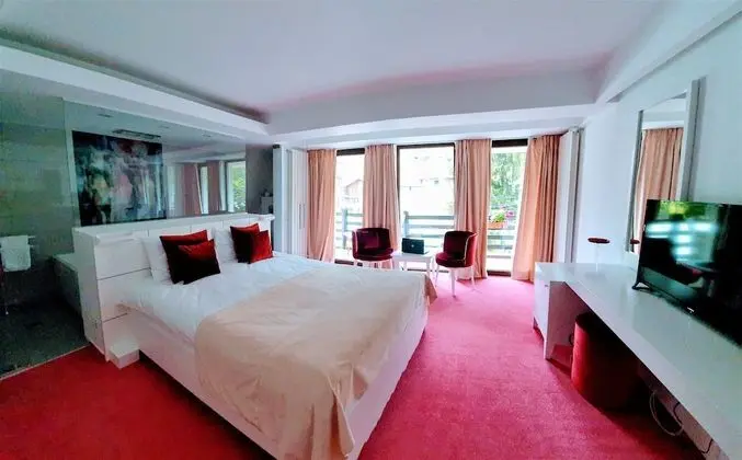 Romantic Tek Büyük Yataklı Oda