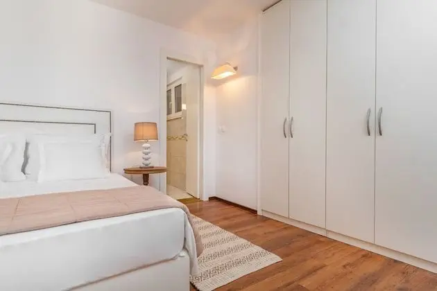 Ev (Varija - 10 M from the beach - H(6))