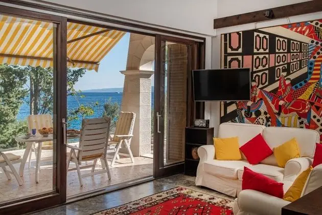 Ev (Varija - 10 M from the beach - H(6))