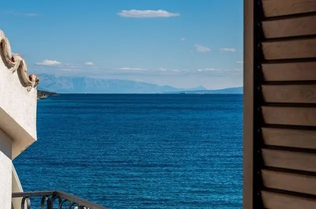 Ev (Varija - 10 M from the beach - H(6))