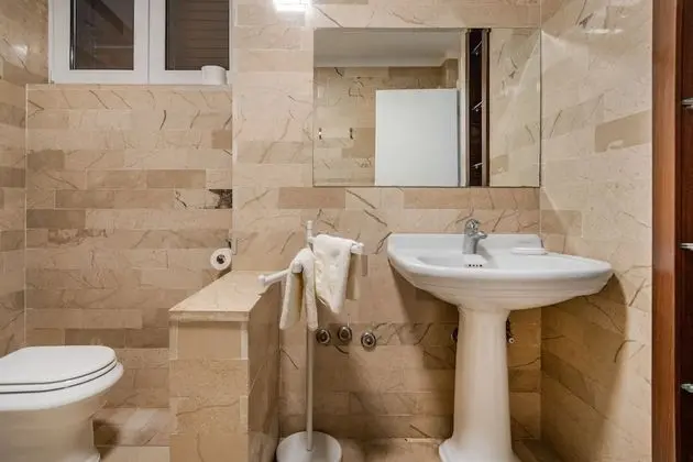 Ev (Varija - 10 M from the beach - H(6))