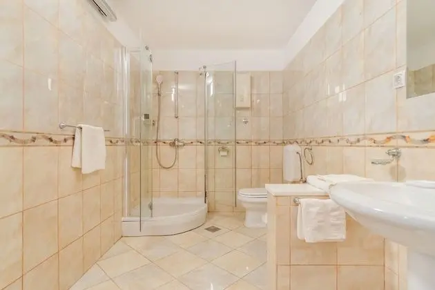 Ev (Varija - 10 M from the beach - H(6))