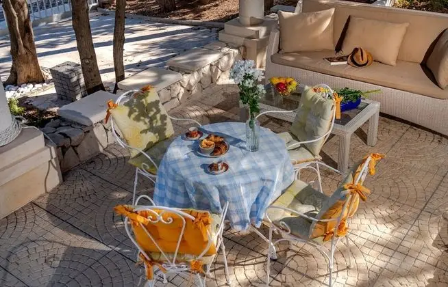 Ev (Varija - 10 M from the beach - H(6))