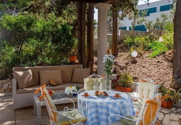 Ev (Varija - 10 M from the beach - H(6))