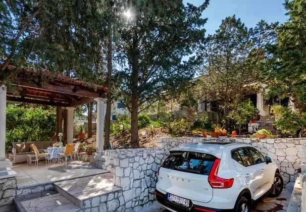 Ev (Varija - 10 M from the beach - H(6))