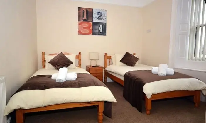 İki Ayrı Yataklı Oda, Banyolu/Duşlu