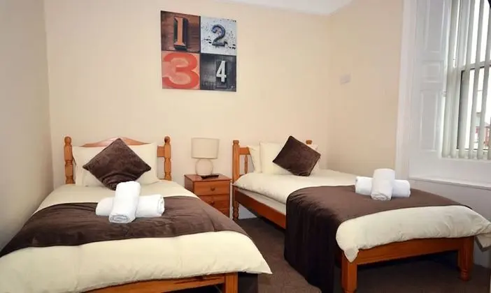 İki Ayrı Yataklı Oda, Banyolu/Duşlu