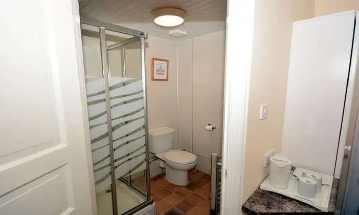 İki Ayrı Yataklı Oda, Banyolu/Duşlu