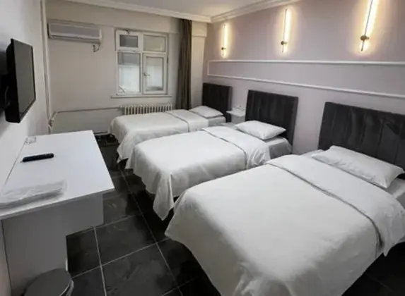 Triple Oda - Üç Ayrı Yataklı ,sokak Manzaralı,balkonsuz