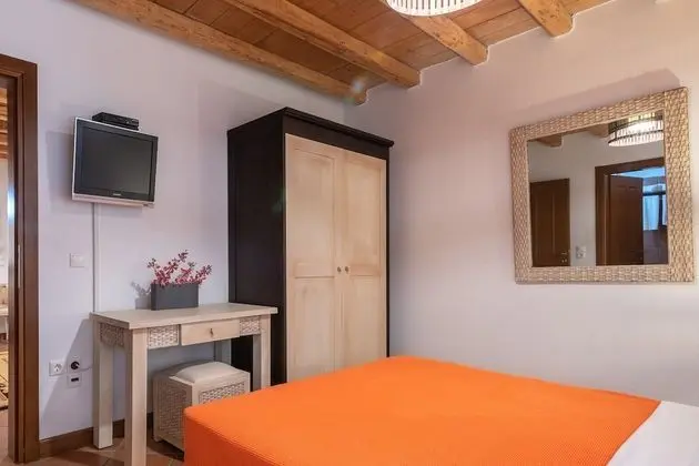 2 Bedroom Master Suite