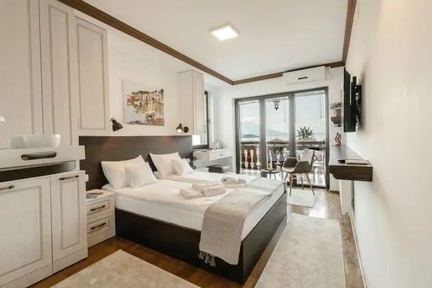 Tek Büyük Yataklı Oda, Göl Manzaralı