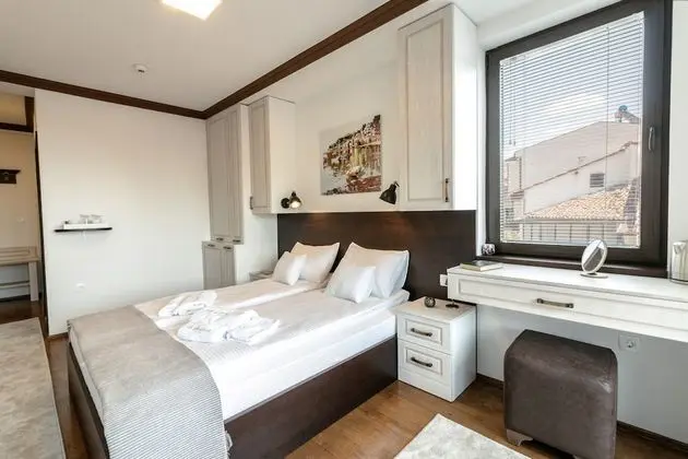 Tek Büyük Yataklı Oda, Göl Manzaralı