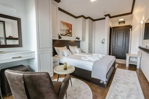 Tek Büyük Yataklı Oda, Göl Manzaralı