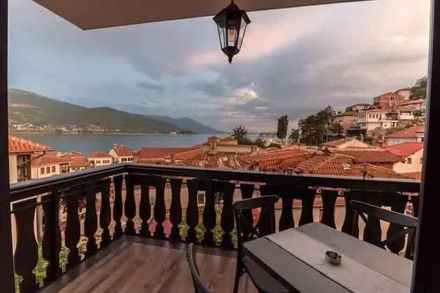 Tek Büyük Yataklı Oda, Göl Manzaralı