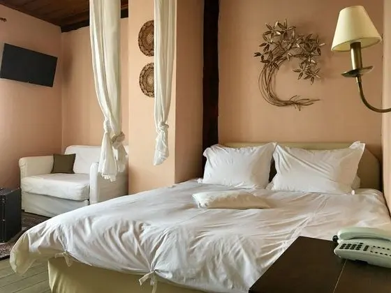 Tek Büyük Yataklı Oda (Village view)