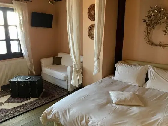 Tek Büyük Yataklı Oda (Village view)