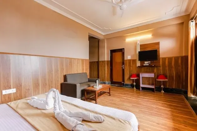 Deluxe Room With Balcony (Mountain View)