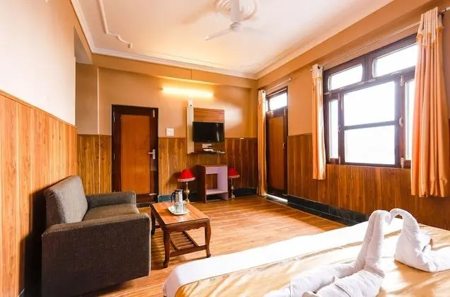 Deluxe Room With Balcony (Mountain View)