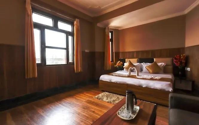 Deluxe Room With Balcony (Mountain View)