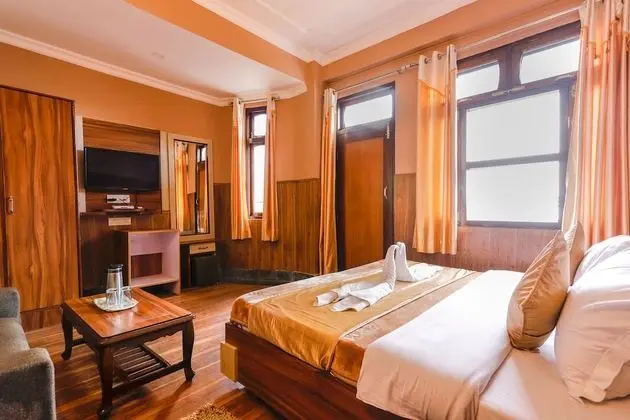 Deluxe Room With Balcony (Mountain View)