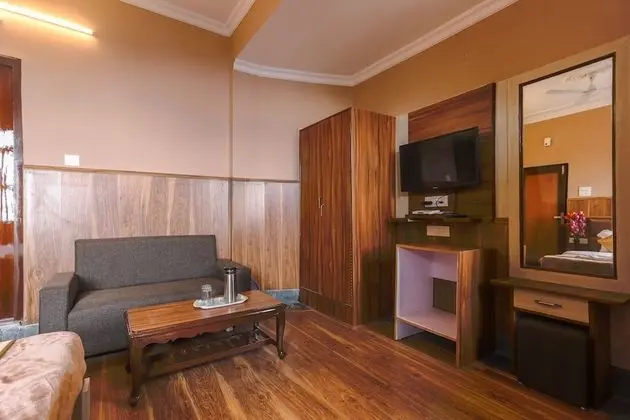 Deluxe Room With Balcony (Mountain View)