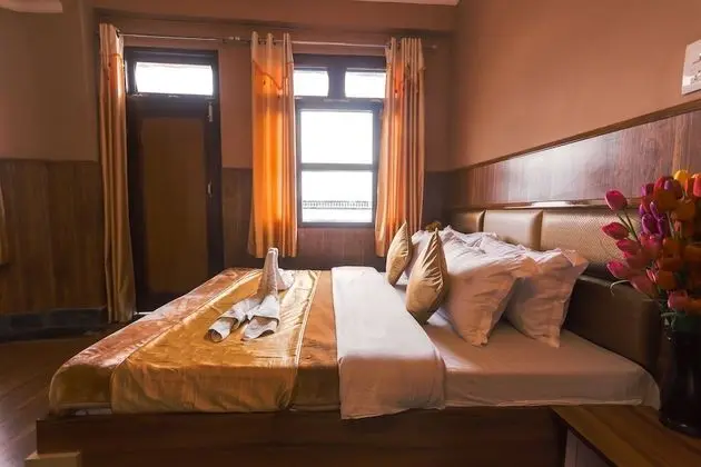 Deluxe Room With Balcony (Mountain View)