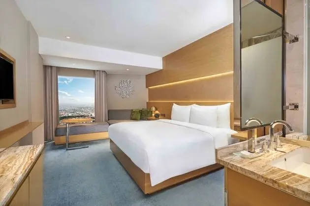 Premium King Room, High floor, City View