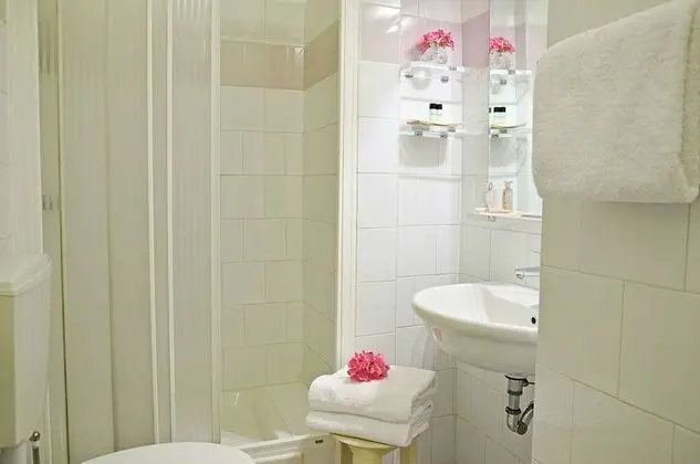 Economy Tek Büyük Yataklı Oda