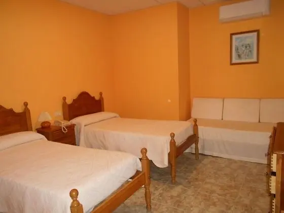 Basic Üç Kişilik Oda