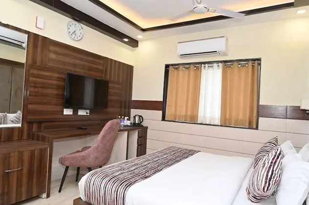 Deluxe Tek Büyük Yataklı Oda