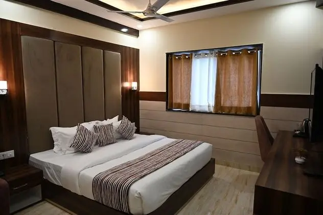 Deluxe Tek Büyük Yataklı Oda