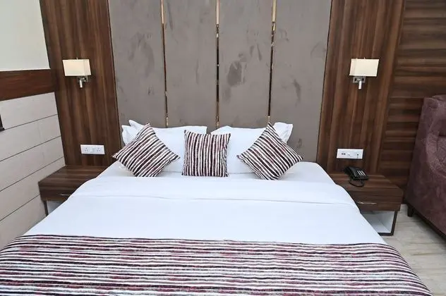 Deluxe Tek Büyük Yataklı Oda