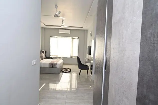 Premium Tek Büyük Yataklı Oda