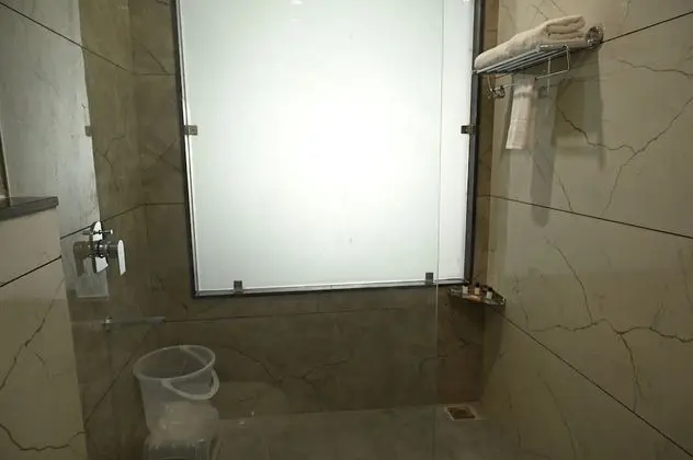 Premium Tek Büyük Yataklı Oda